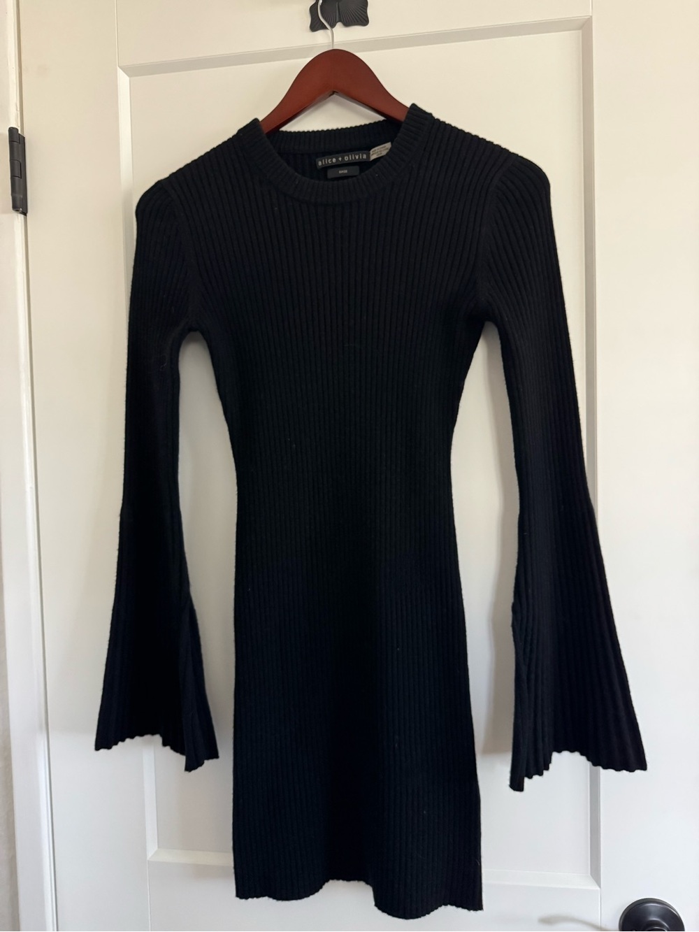 Alice + Olivia Black Ribbed Bell-Sleeve Dress XS